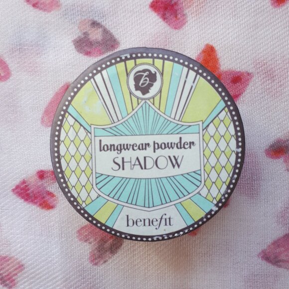 Benefit Cosmetics: Longwear Powder Eyeshadow - It's Complicated - Picture 3 of 15